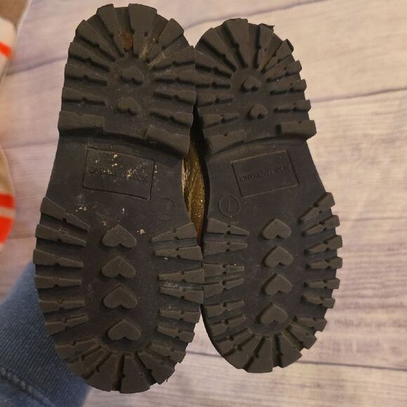 Target Gold Ankle Boots with Lace-Up Closure and Rubber Sole - Picture 5 of 5